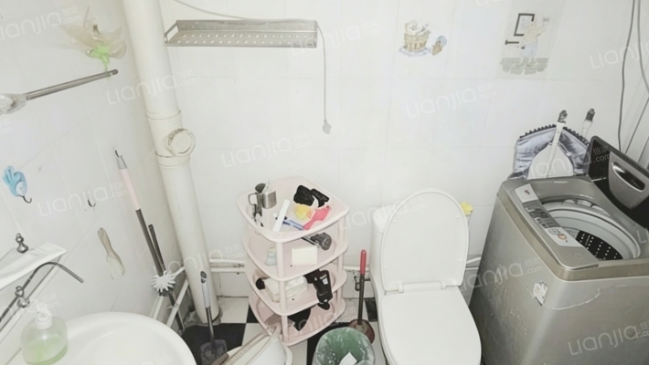 一梯两户的两居老城区配套齐全..-卫生间