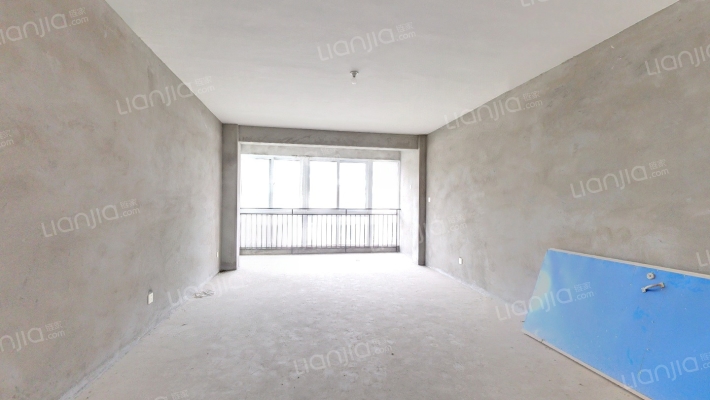 依水佳苑东区二手房实景图