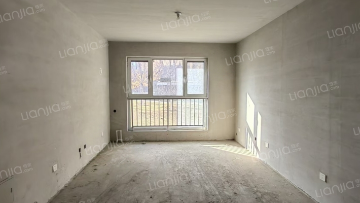 三利中和城C区户型好南北通透，位置好小区正中间位置-客厅