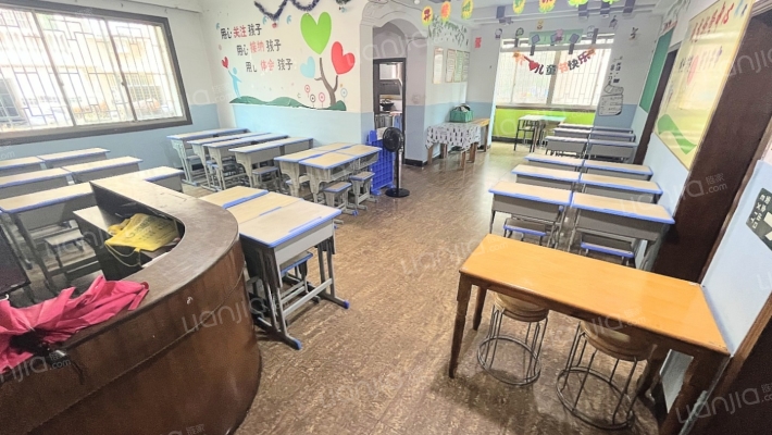 童星公寓二手房实景图