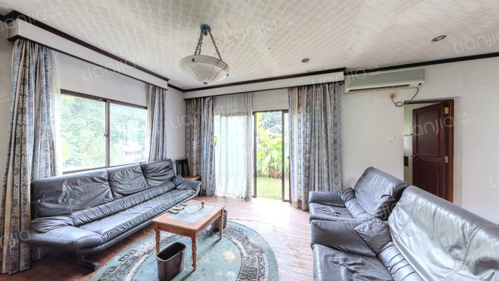 高尔夫山庄D区二手房实景图