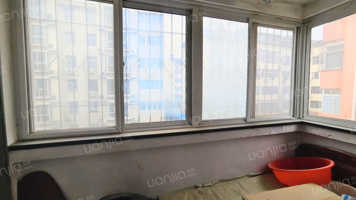 此房满五年唯一， 税低 南北通透2居，板楼公摊面积小-阳台