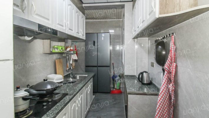 桂香新城 两室一厅一厨一卫  小区环境干净舒适-厨房