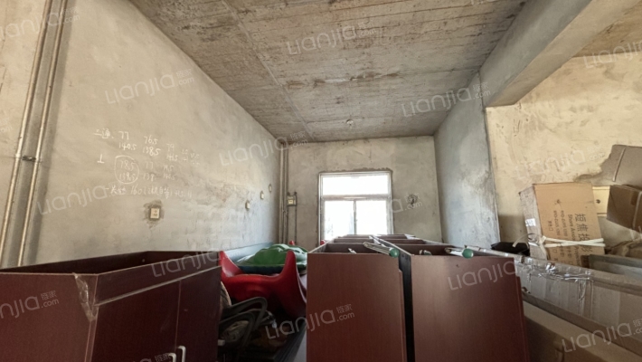 华阳别墅小区是独栋的，带一个小院，小区环境优美-厨房