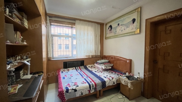 县府小区 三居 有小房 有固定车位-卧室B