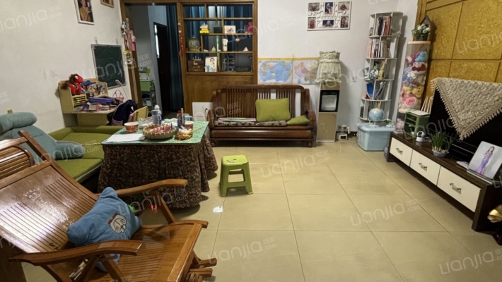 州纺织站宿舍二手房实景图