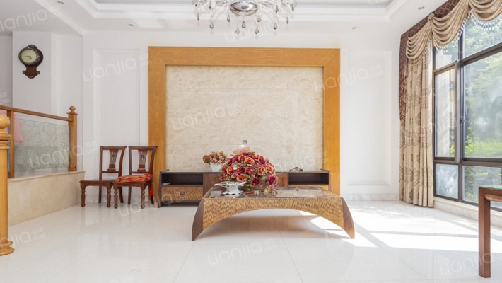 龙盛右岸美墅二手房实景图