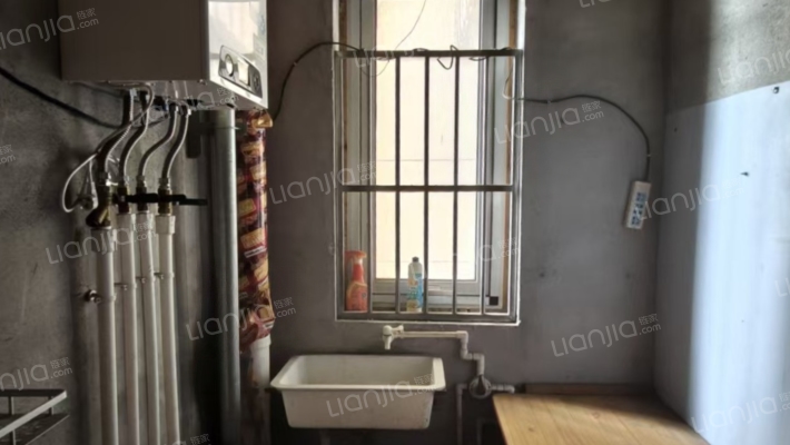 急售三利一期朝南两居，满五唯一，价格美丽-厨房