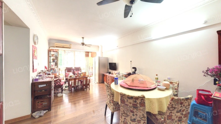 新鸿花园一期二手房实景图