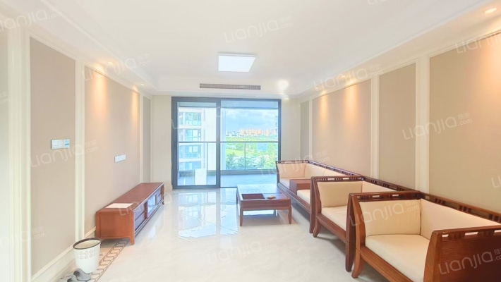 绿城蓝湾小镇·椰林晓风南区二手房实景图