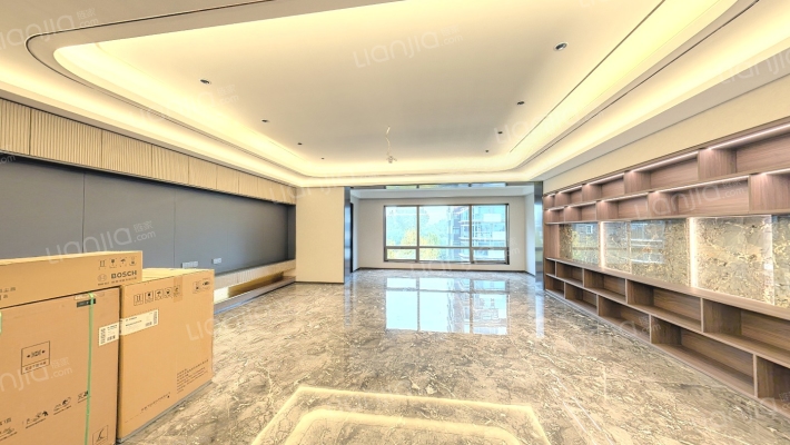 NAGA上院二手房实景图