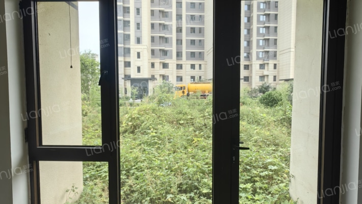 华侨城·城市客厅 3室2厅 南 北-花园