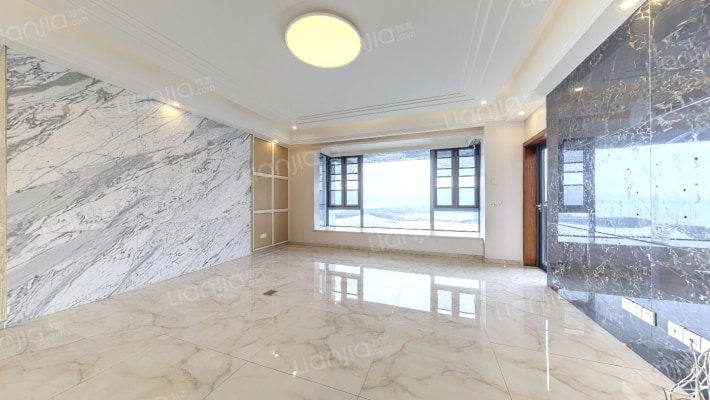 浪琴半岛二手房实景图