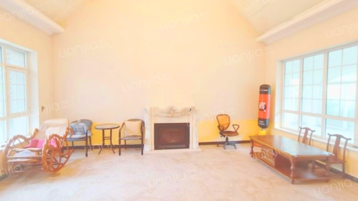 丹佛尔湾独栋别墅 中等装修 带大院 价格可谈-客厅