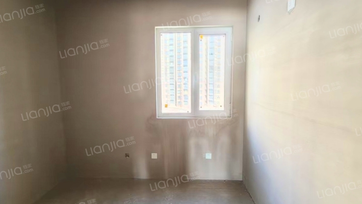 急售三利B区南北通透三居洋房，满二，价格美丽。-卧室C