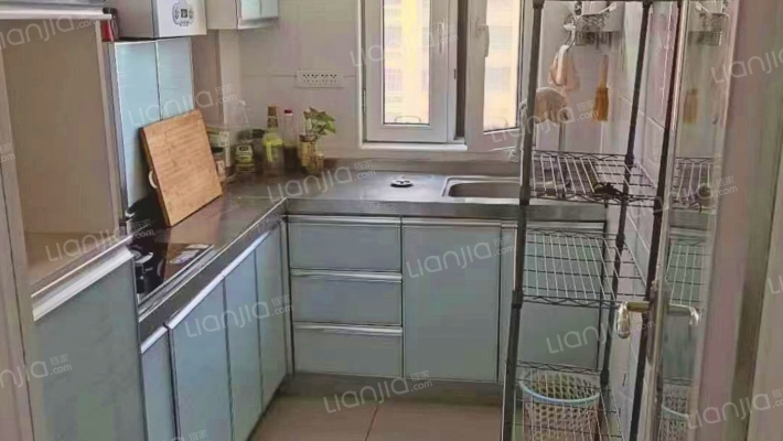 正规一居室户型方正没遮挡采光好，小区环境好-厨房