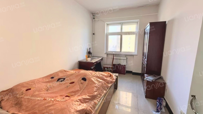 此房满五 南北通透格局 交通便利 配套齐全-卧室B