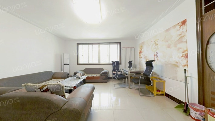 临潼区大庆路武装部二手房实景图