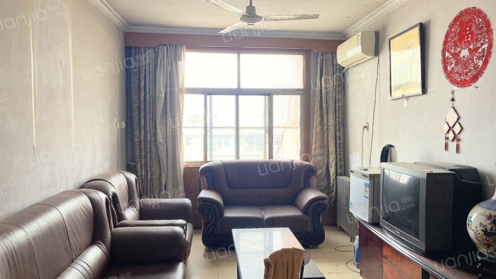 皮革厂宿舍二手房实景图