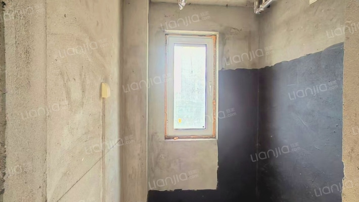 房证满二， 视野开阔 采光充足，交通便利 ，配套齐全-卫生间