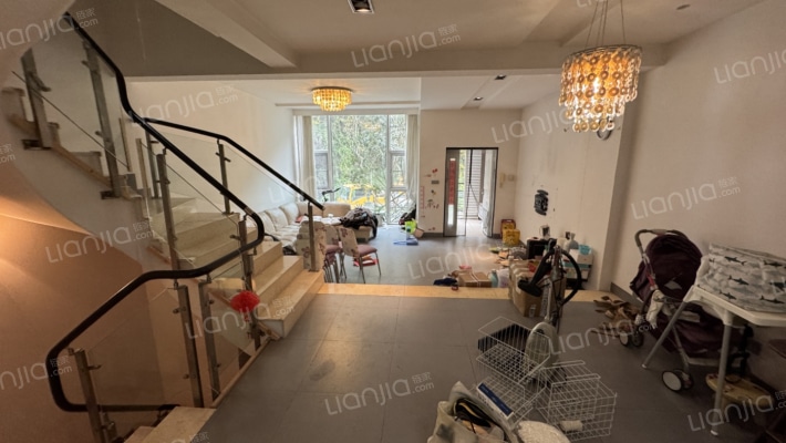 中天汤豪斯二手房实景图