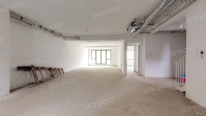 华贸铂金墅二手房实景图