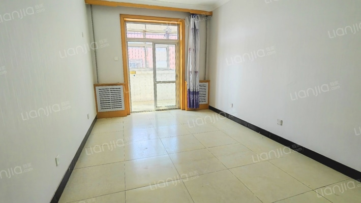 开发区槐林新村南北通透两居生活方便带小房-卧室A