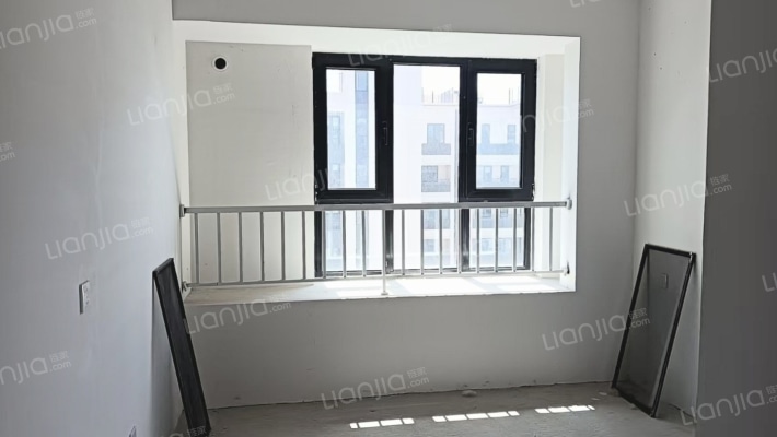央企开发，教具配套，距离京港澳高速一公里-客厅