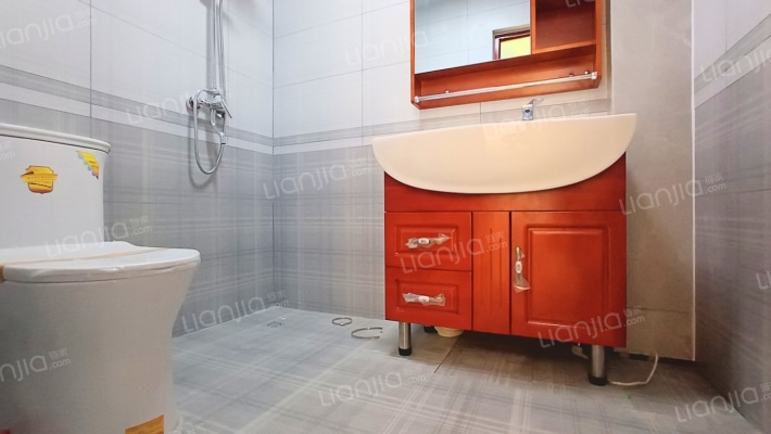 华融现代城洋房 下跃86+65平 阳光房+小院 精装未住-卫生间B