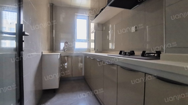 大社区，桃源新都孔雀城精装三居出售-厨房