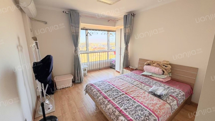 3加1户型 南北通透精装中高层 采光好-卧室A