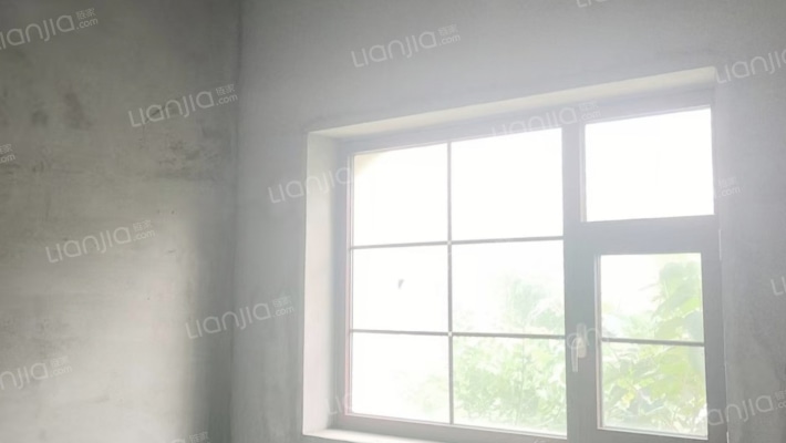 急售   名流丽苑别墅   满五可贷款，毛坯可以自由装修-卧室C