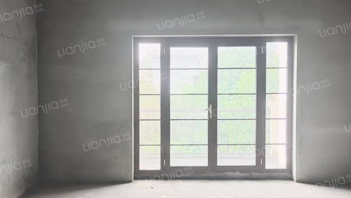 急售   名流丽苑别墅   满五可贷款，毛坯可以自由装修-卧室B