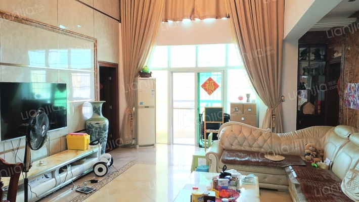 城管大厦二手房实景图