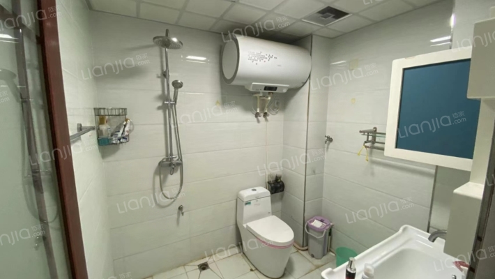 钻石商圈，南北通透两居，出行购物方便-卫生间