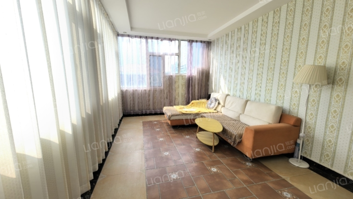 南北通透的联排别墅，品质社区，绿化好，没有遮挡.-卧室A