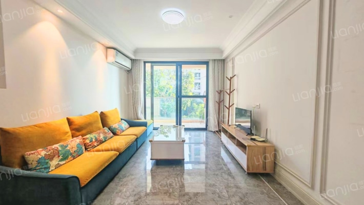 绿城蓝湾小镇·百合苑二手房实景图