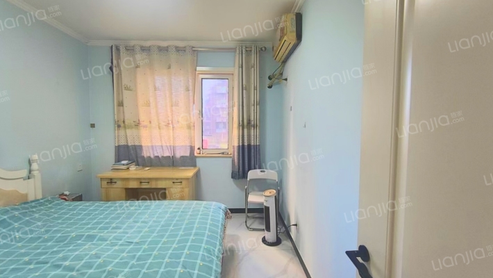 急售三利C区精装三居，低层，价格美丽-卧室B