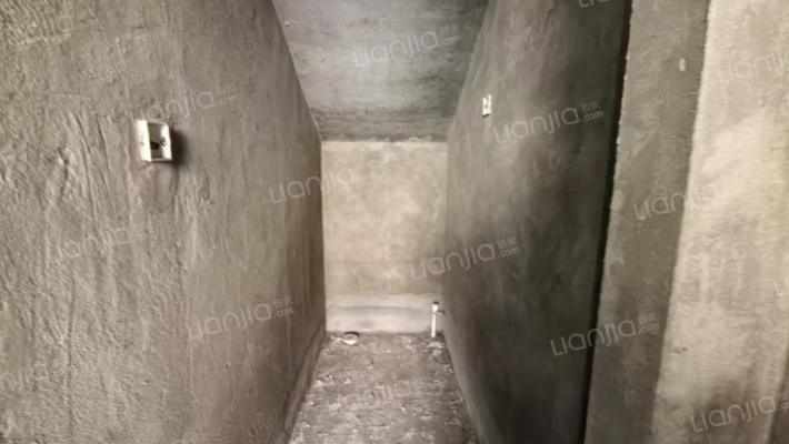 丹佛尔湾 4室2厅 南 北-储物间