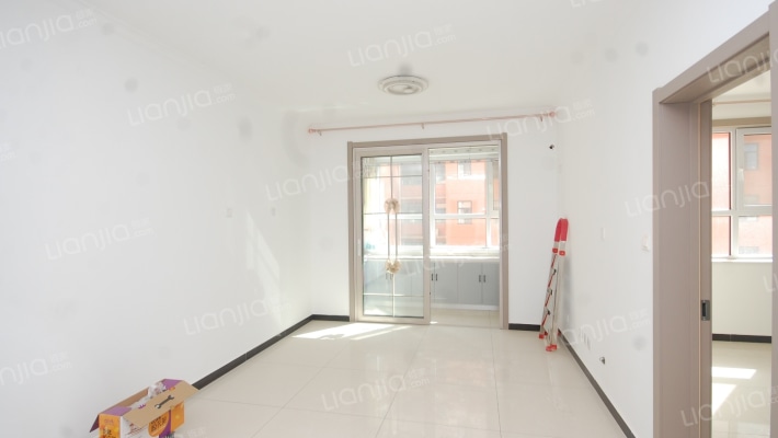 宏伟名都三期二手房实景图