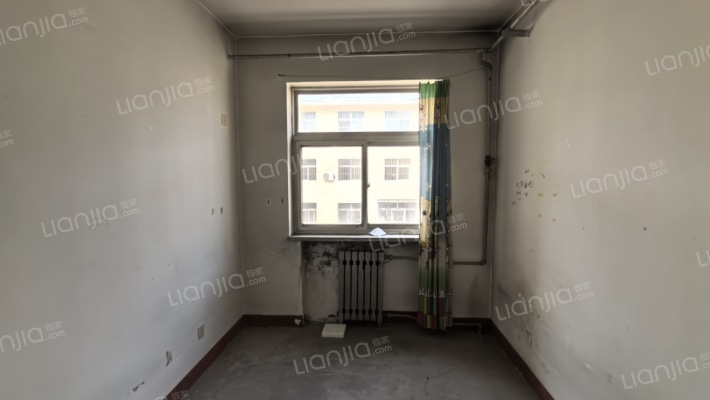 范阳主路 二康旁 停车方便 满五年 有露台-卧室C