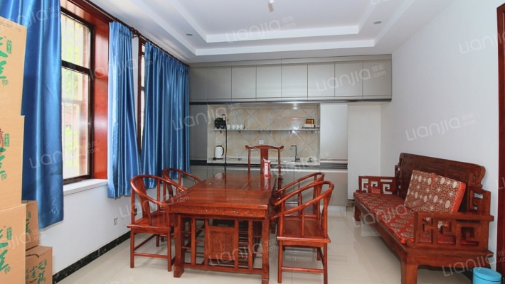 军欣别墅 带花园  满二精装修  停车方便-餐厅