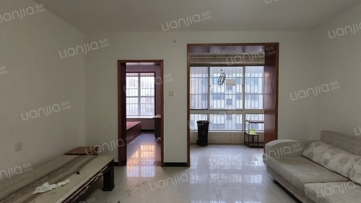 水岸花城，南北通透，户型方正，集中供暖。-客厅B