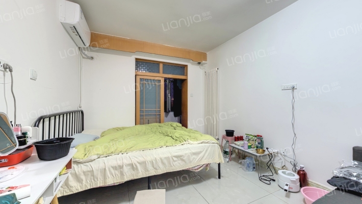 八大处整形医院家属楼二手房实景图