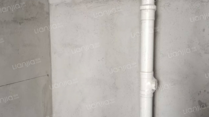 高新区一中旁边，图书馆，航站楼旁-卫生间