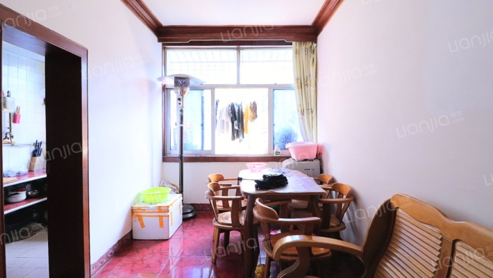 南河温馨两居室出售，满五唯一，简装-餐厅