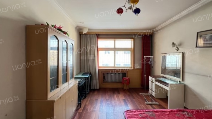 名流公寓 南北通透大两居 中间楼层 简单装修-卧室B