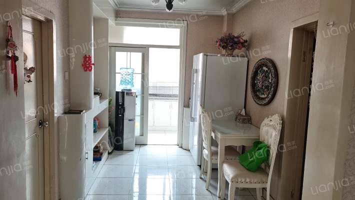 此房满五唯一 税费低  交通便利-餐厅