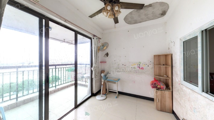 东凤穗茵庭二手房实景图