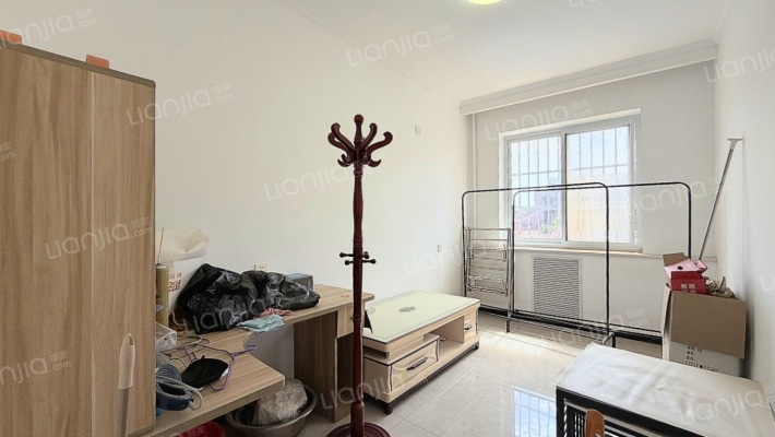 宜家旺附近单位房，小区环境干净，精装修拎包入住三层-卧室C